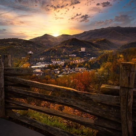Hemlock Hollow, Pool Access, 1089 Free Tickets Each Paid Day, Dollywood And More Sevierville Exterior foto